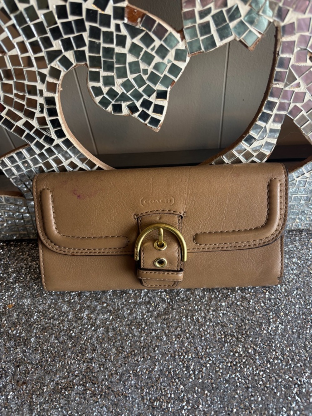 ⭐️Coach‎ Tan Leather Buckle Continental Wallet